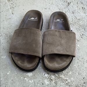 Mr P. Suede slides